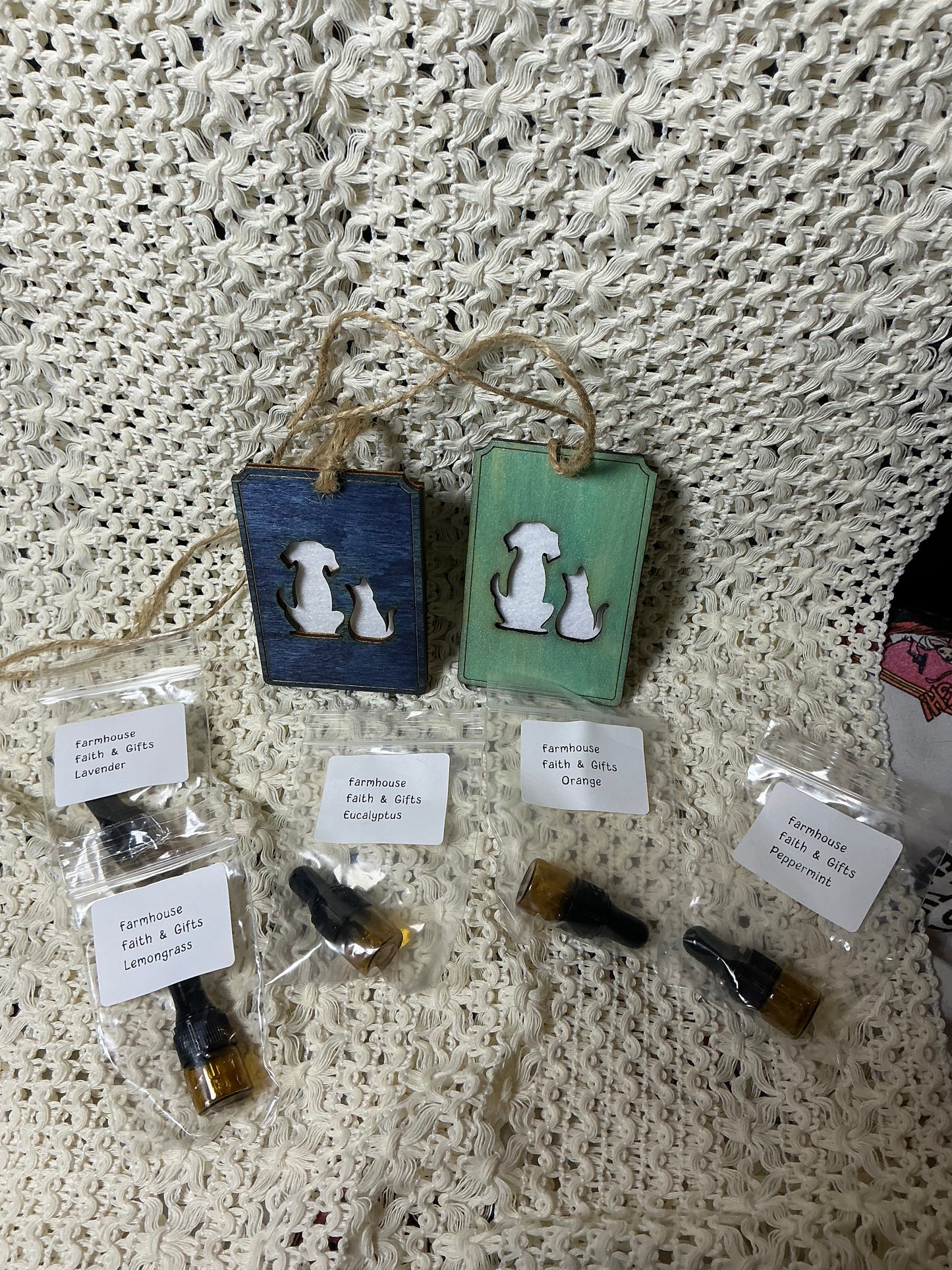 Hanging air freshener with essential oil