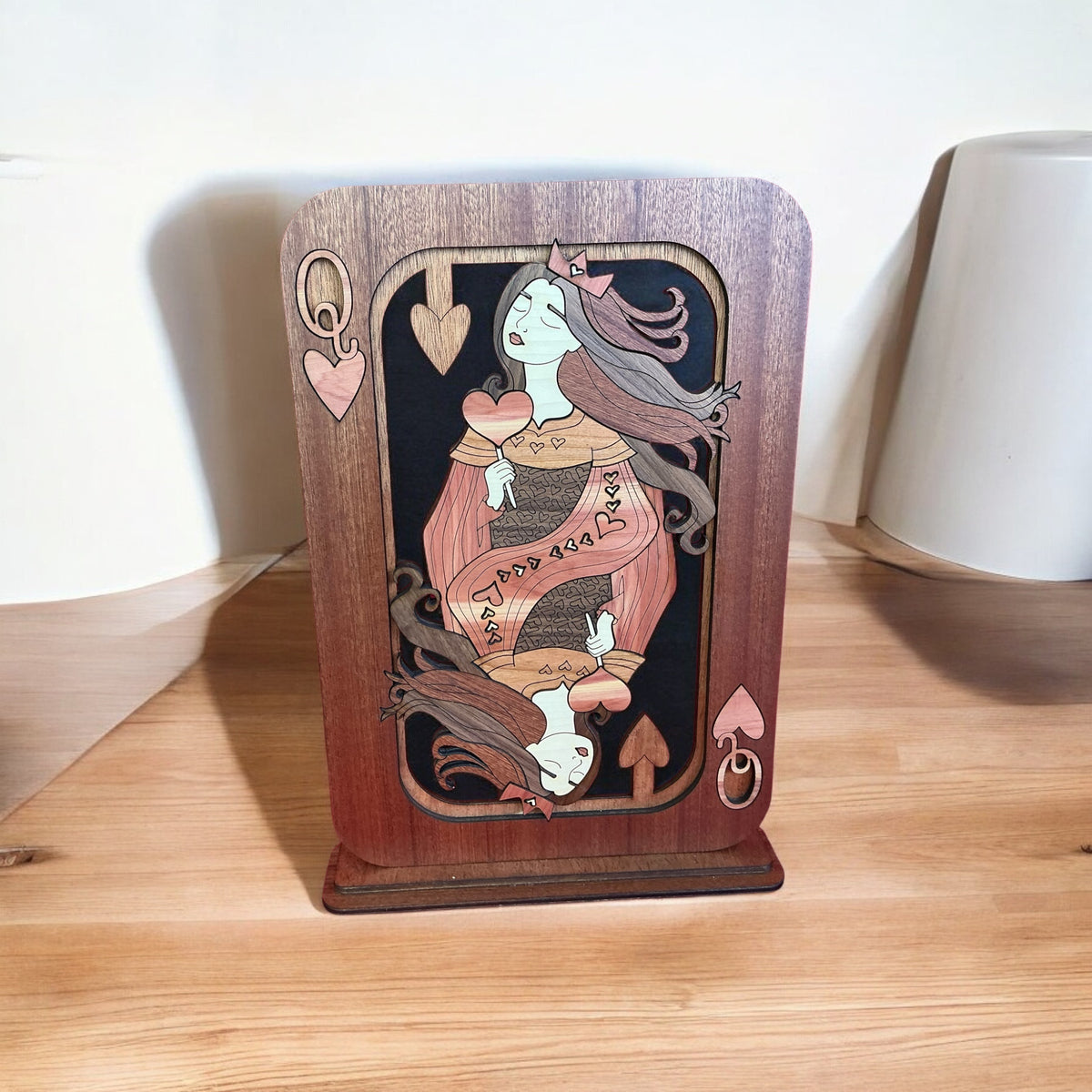 Queen of hearts shelf sitter