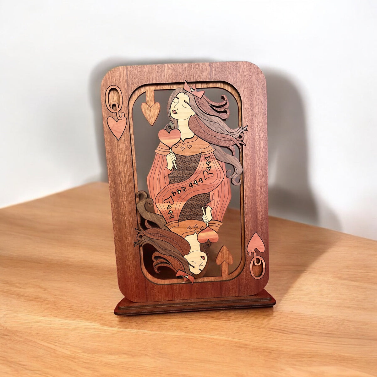 Queen of hearts shelf sitter